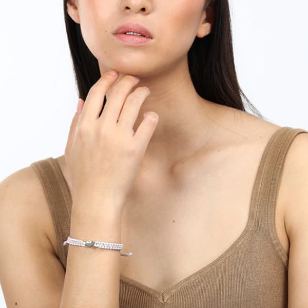 Woman wearing LA PETITE STORY JEWELRY Mod. LPS05ASD39 bracelet, showcasing delicate design and elegant style.