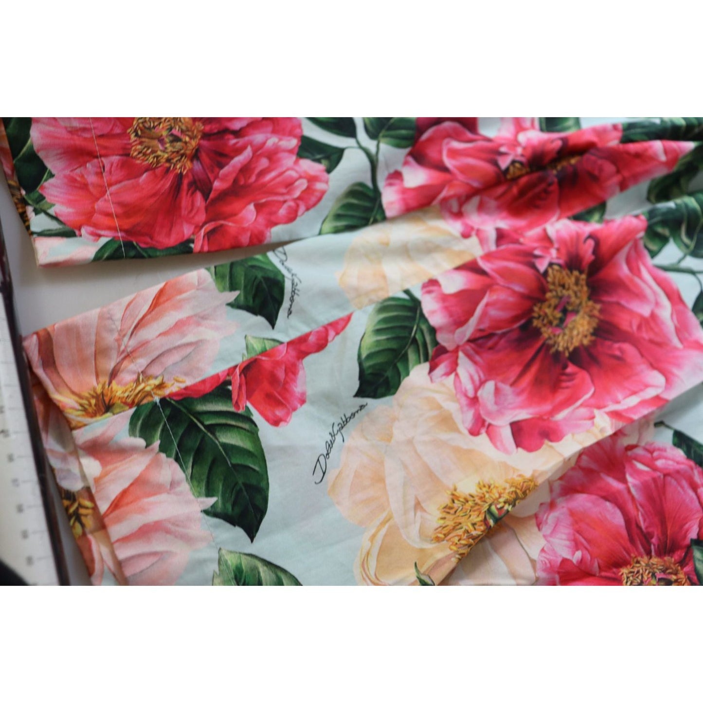 Dolce & Gabbana Multicolor Flora Printed High Waist Cropped Trouser Pants