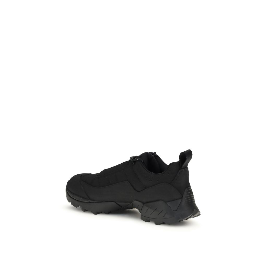 Back view of ROA Black Polyamide Athletic Sneakers with Vibram outsole and rubber toe box for optimal traction and durability.