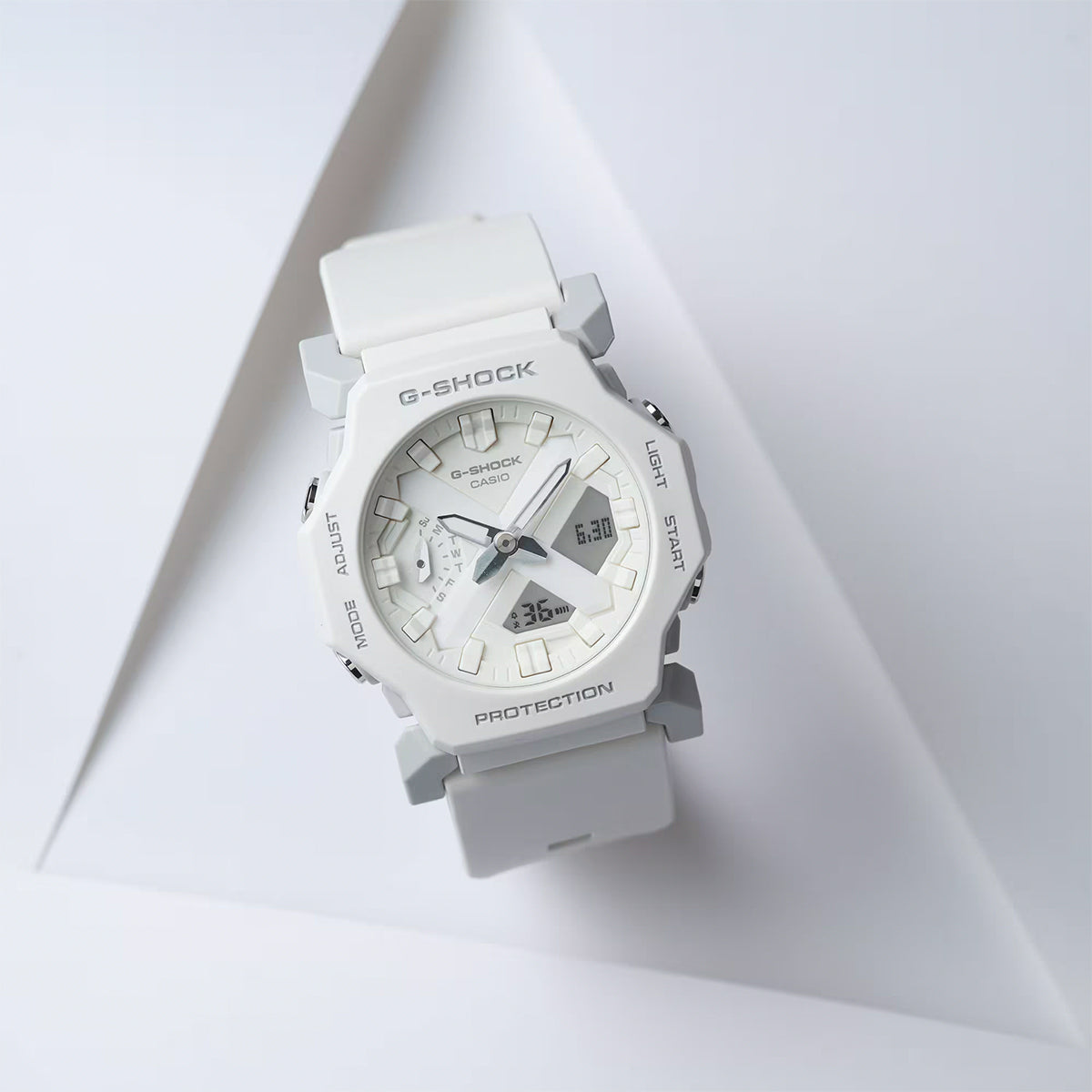 CASIO G-SHOCK Mod. SLIM CLASSIC wristwatch, white resin case and strap, multifunction quartz, mineral dial, water resistant 20 ATM