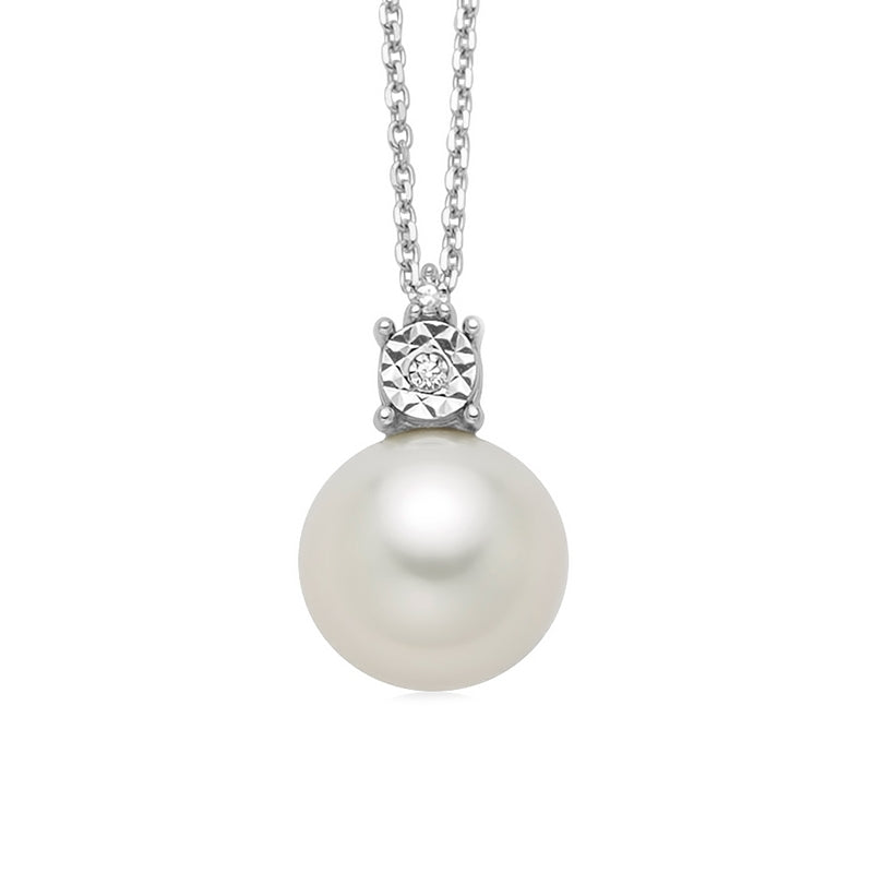MILUNA Mod. PCL6666 pearl pendant necklace with diamond accent.