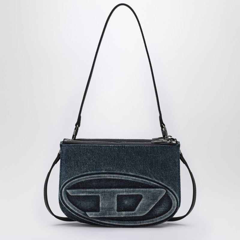 Front view with bag zipped and handles upright.